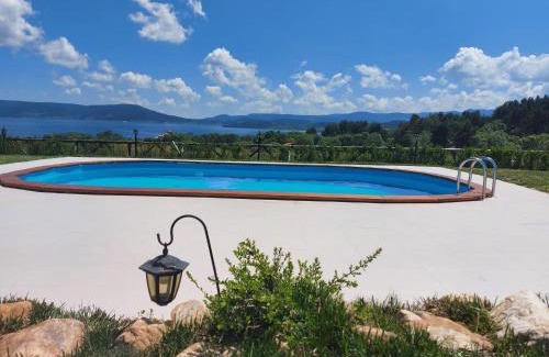 Tsigov Chark House | Discover Vila Lidia: Pet-Friendly Oasis with Ocean Views