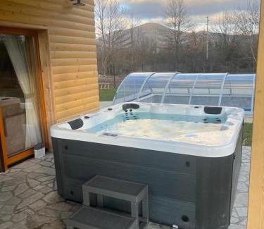 Lovinac Ski Chalet | Vila Lipa: 4-Star Retreat with Pool & Hot Tub Awaits