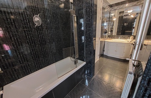 Torres Vedras House | Discover Vila Louro: Family-Friendly Pool & Spa Retreat