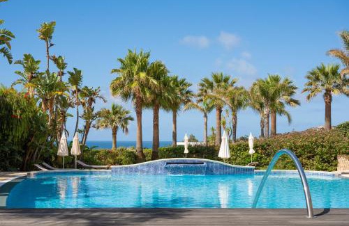 Luz Apartment | Vila Luz: Oceanfront Comfort with 9.1/10 Guest Rating