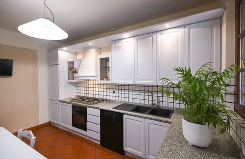 Porcari Villa | Villa Madi: Family-Friendly Stay with Ocean Views & Pool