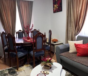 Piqeras Apartment | Vila Mema 2