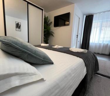 Sura Mica House | Pet-Friendly Vila Mirela: Perfect for Families and More
