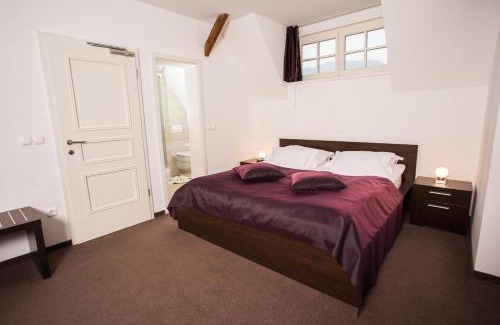 Lasko House | Explore Vila Monet: Family-Friendly Stay with Top Amenities