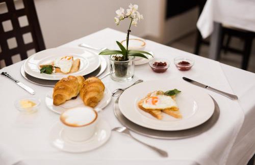 Lasko House | Explore Vila Monet: Family-Friendly Stay with Top Amenities