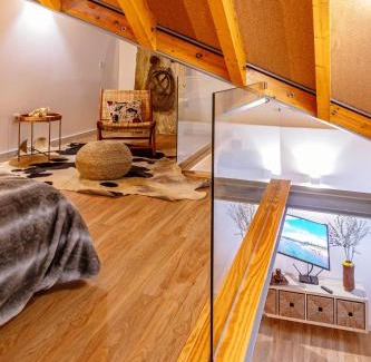 Sintra Apartment | Urban Chic Vila Município in Sintra - Guest Rated 9.7/10