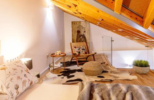 Sintra Apartment | Urban Chic Vila Município in Sintra - Guest Rated 9.7/10