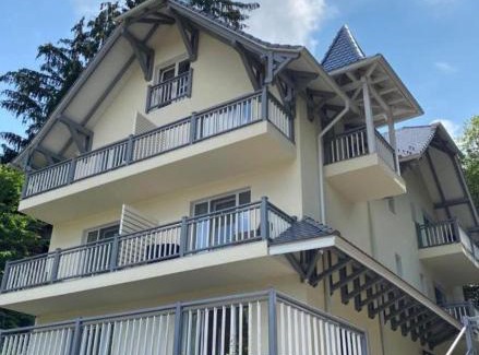 Sovata Villa | Relax at Vila Niki: 4-Star Stay with Pool and Spa