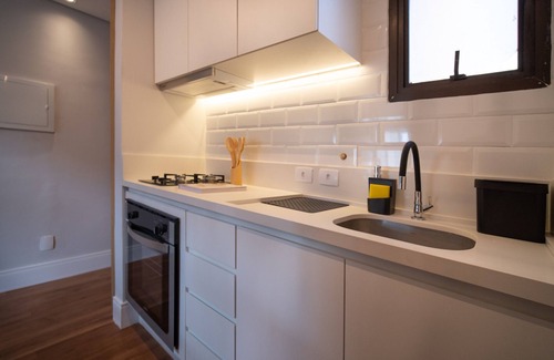Moema Apartment | Vila Nova Conceição: Poolside Retreat with Family-Friendly Amenities