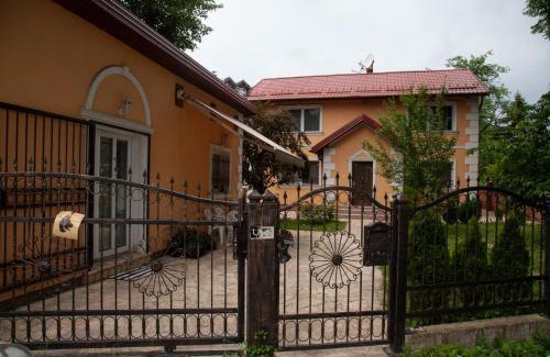 Ilidza House | Family-Friendly Getaway at Vila Omar for Memorable Stays