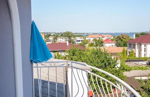 Techirghiol House | Vila Onasis: Guest Rated 9/10 & Family-friendly Amenities