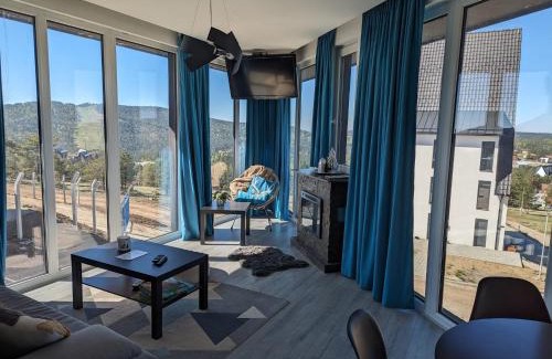 Divcibare Apartment | Vila Onyx: Guest Rated 9/10 with Hot Tub & Pet Friendly