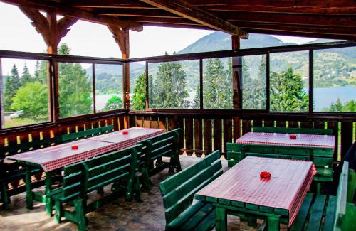 Bistrita Bargaului House | Vila Ozon 90: Guest Rated Perfect with Family-Friendly Amenities