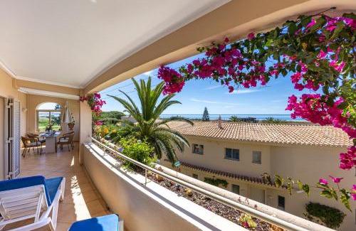 Meia Praia Apartment | Oceanfront Vila Palmeira Beach Resort - Rated 9.2/10