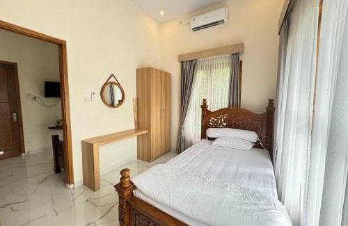 Borobudur Villa | Discover Vila Pandhappa: Family-Friendly with Pool Access