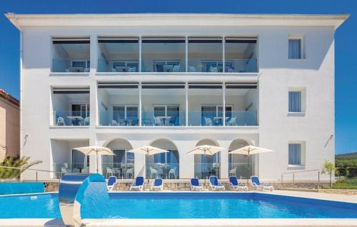 Punat Apartment | Vila Ponte: 4-Star Oceanfront Escape with Pool & Views