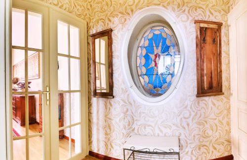 Olomouc Apartment | Explore Vila Primavesi: Top-Rated Stay with Hot Tub