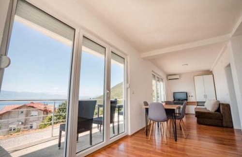 Elshani Apartment | Exceptional VILA PUPA: Family-Friendly Getaway in Elešec