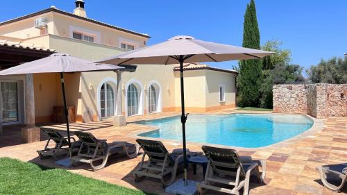 Silves Bed & Breakfast | Experience Vila Relaxmountain: 4-Star Poolside Retreat