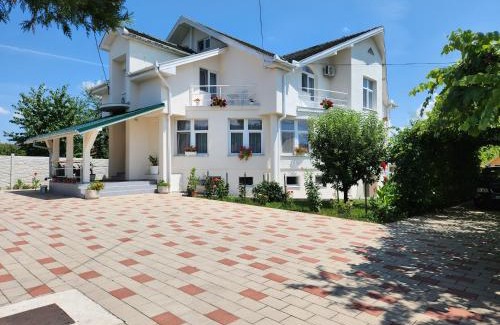 Alba Iulia House | Family-Friendly Vila Reghina - Guest Rated 10/10