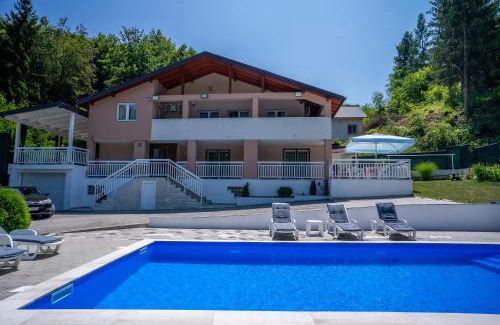 Sarajevo Villa | Pet Friendly Vila Sanela: Guest Rated 10/10 with Pool