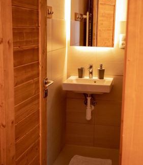 Nova Lesna House | Vila Somani: Guest Rated 9.8 with Family & Pet-Friendly Perks