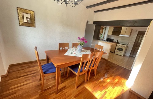 Sinaia Ski Chalet | Vila Titulescu - Cozy Family-Friendly Chalets Await You