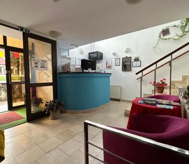 Caciulata Hotel | Pet-Friendly Vila Trandafirul si Liliacul with Spa & Pool