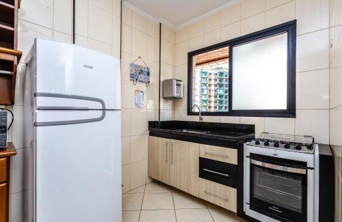 Tupi Apartment | Stylish Apto Vila Tupi: Pool, Ocean View & Perfect for Families