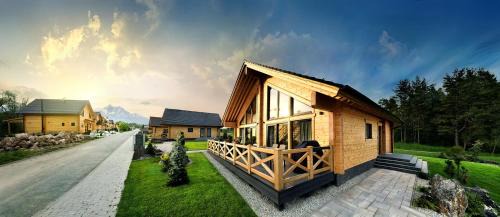 Tatranska Lomnica Apartment | Pet-Friendly Vila Valentina: Guest Rated 9.8/10 Stay