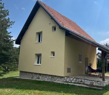 Divcibare Villa | Vila Vera: Top-Rated Getaway with Family-Friendly Amenities