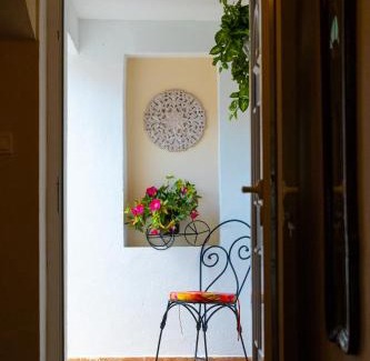 Morinj Apartment | Oceanfront Vila Violeta: Family-Friendly with a 9.4 Rating