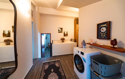 Morinj Apartment | Oceanfront Vila Violeta: Family-Friendly with a 9.4 Rating