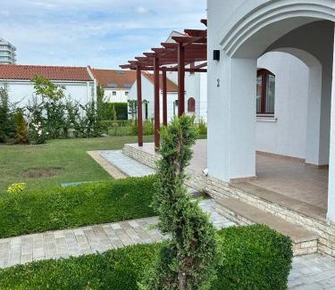 Mamaia-Sat Villa | Indulge at Vila Y2 in Arena Regia Residence with Ocean Views