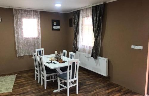 Topola Villa | Pet-Friendly Vila Zivanovic in Scenic Topola Oplenac