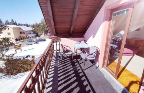 Zlatibor Apartment | Vila Zoran: Top-Rated Retreat with Pool and Spa Amenities