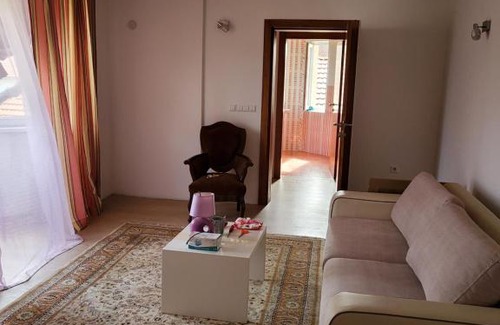Ljesevo Villa | Vila Zvizdic: Pet & Child Friendly with Perfect 10/10 Score