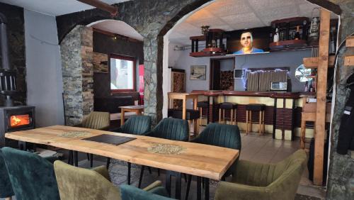 Babanovac Ski Chalet | Family-Friendly Vila Bellavista with Kitchen & Pet Access