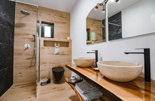 Zavoi House | Vilabelvedere Scorilo: Guest Rated 10/10 with Family Amenities