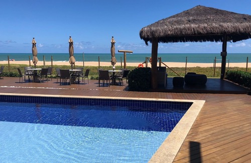 Itacimirim Condo | Oceanfront Duplex at Vilage Itacimirim with Pool & Spa