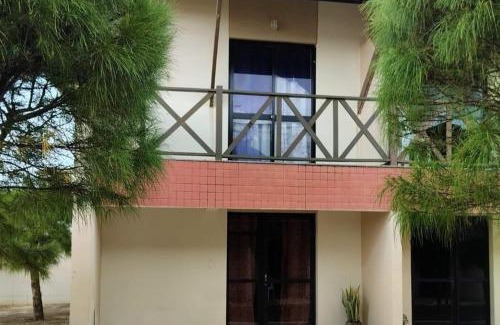 Arembepe Apartment | Family-Friendly Stay at Vilage Mar Sol with Pool Access