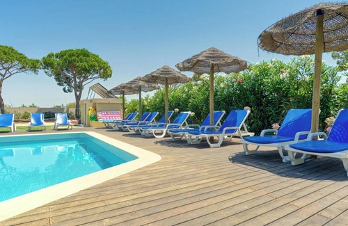 Cavacos Villa | Discover Comfort at Vilamoura Dreams Villa with Spa & Breakfast