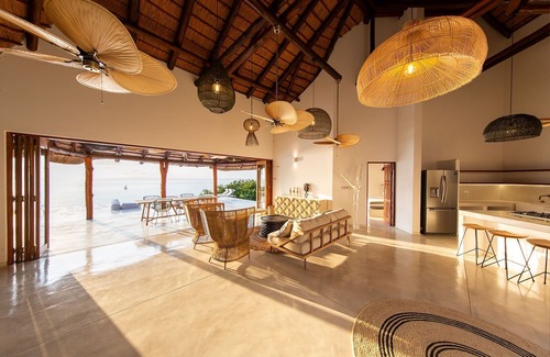 Vilanculos Villa | Oceanfront Private Beach House with Pool & Ocean View