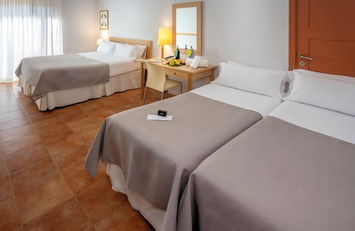 Arnes Hotel | Discover Vilar Rural d'Arnes: A 4-Star Family Retreat