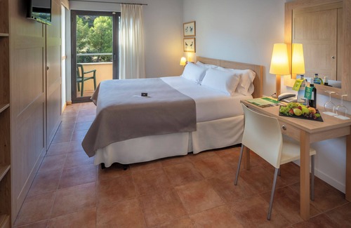 Arnes Hotel | Discover Vilar Rural d'Arnes: A 4-Star Family Retreat