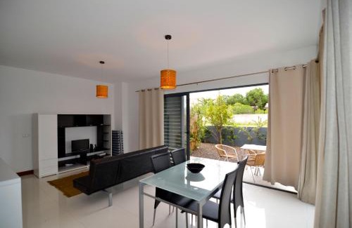 Pedras Pretas Villa | Discover Vilas Espírito Santo: Pet-Friendly Oceanfront Retreat