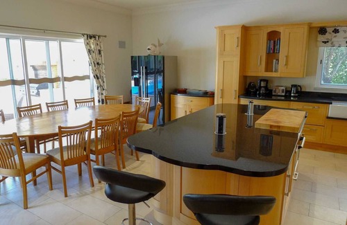 Quarteira Villa | Vilasol Villa Raffles: Guest Rated 10/10 with Ocean Views