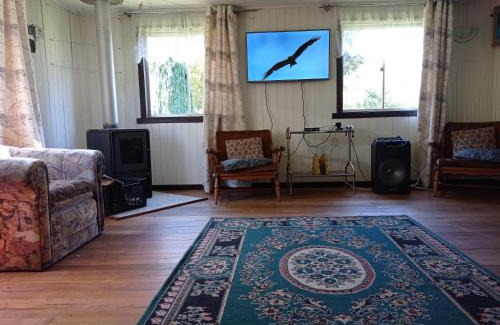 Vilcun House | Explore Vilcún: Cozy Cabin Near Volcán Llaima with Pool