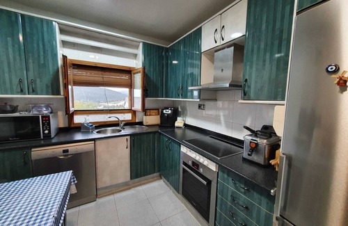 Santa Maria de la Alameda Cottage | Villa Marín: Pet-Friendly Oasis with Pool & Perfect Score
