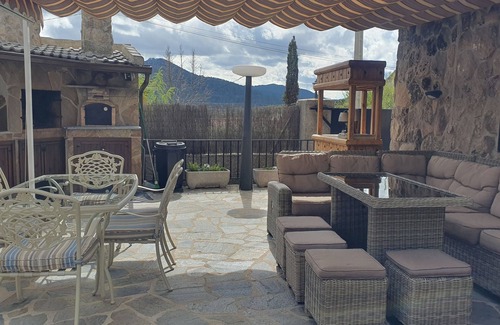Santa Maria de la Alameda Cottage | Villa Marín: Pet-Friendly Oasis with Pool & Perfect Score